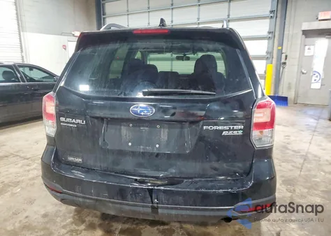 2017 Subaru Forester 2.5I Premium z USA, uszkodzony, nr VIN JF2SJAEC7HH471768